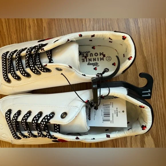 Disney Groundup Women’s Size 11 Minnie Mouse sneakers shoes New polka dot laces - Picture 4 of 9